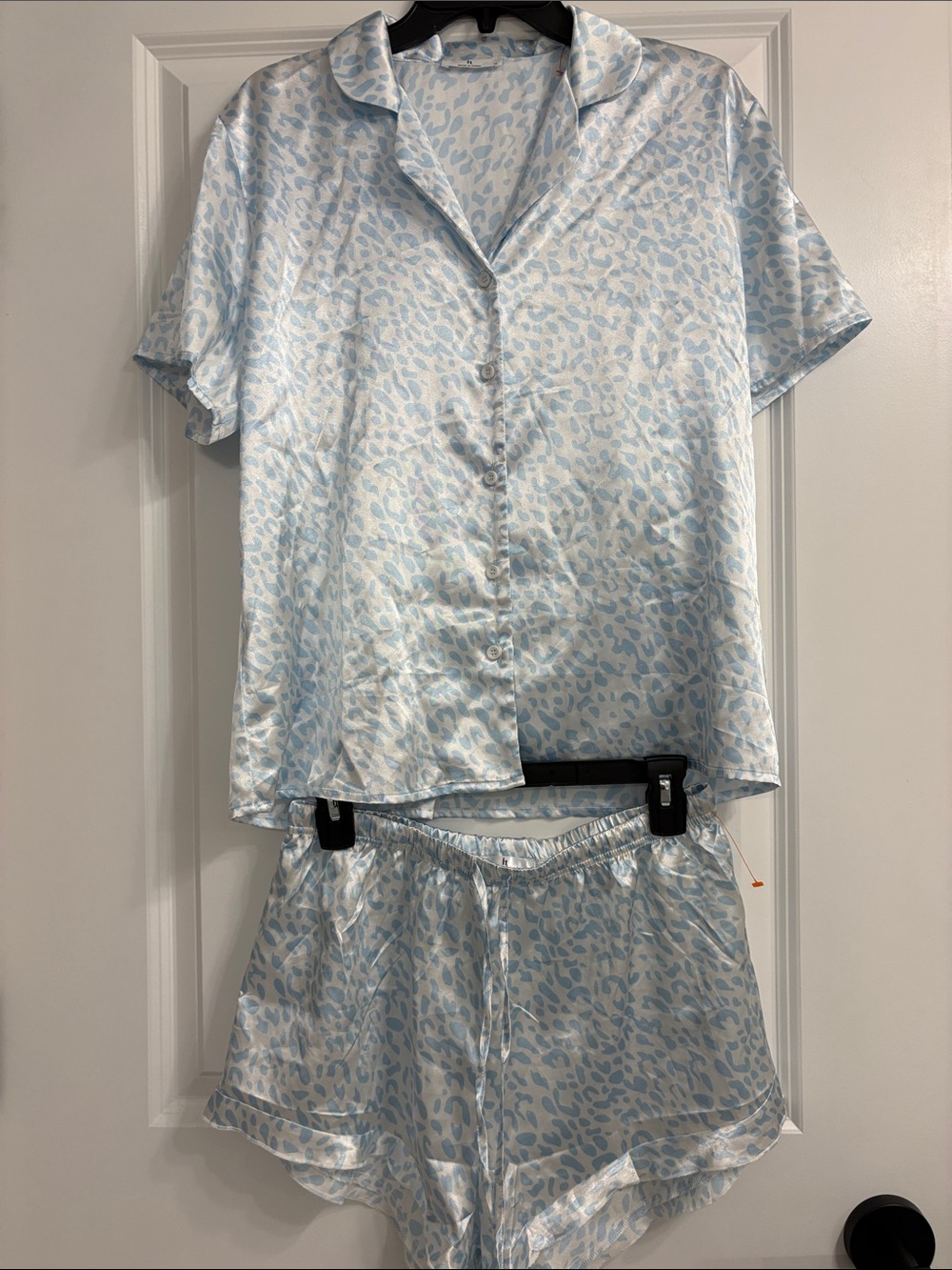 !it jeans Light Blue Satin Leopard Print Short Pajama Set